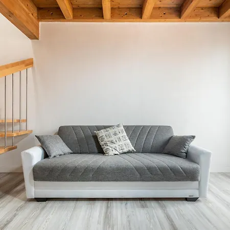 Semesterbostad Mary House *